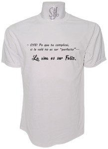Polera de Hombre Con Frase: OYE Pa´que le complicai…