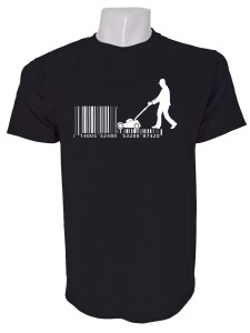Polera de Hombre Cortando Césped Código De Barras